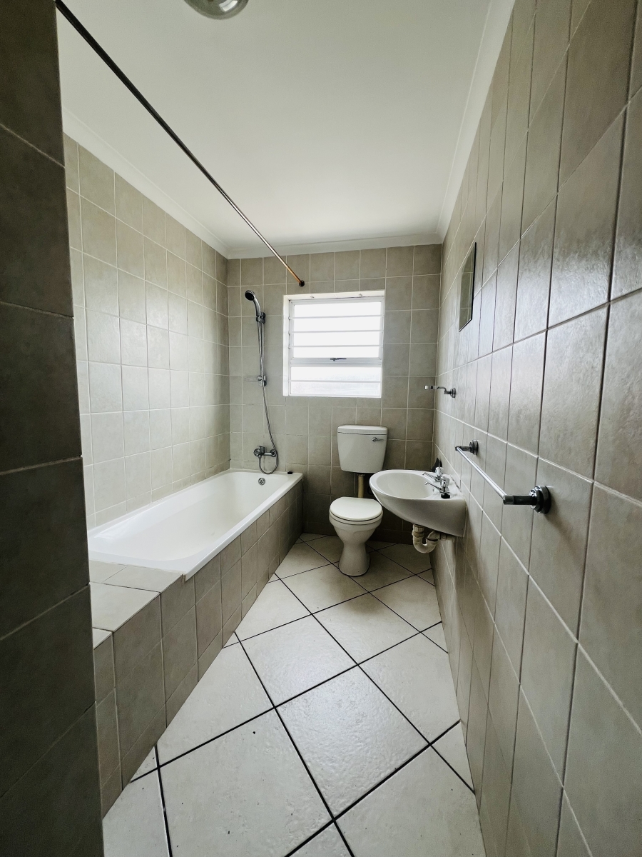 To Let 1 Bedroom Property for Rent in Guldenland Western Cape
